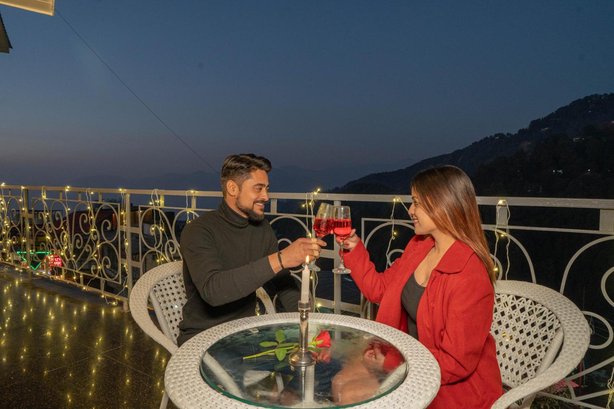 Perfectstayz Premium At Mall Road Mussoorie Buitenkant foto