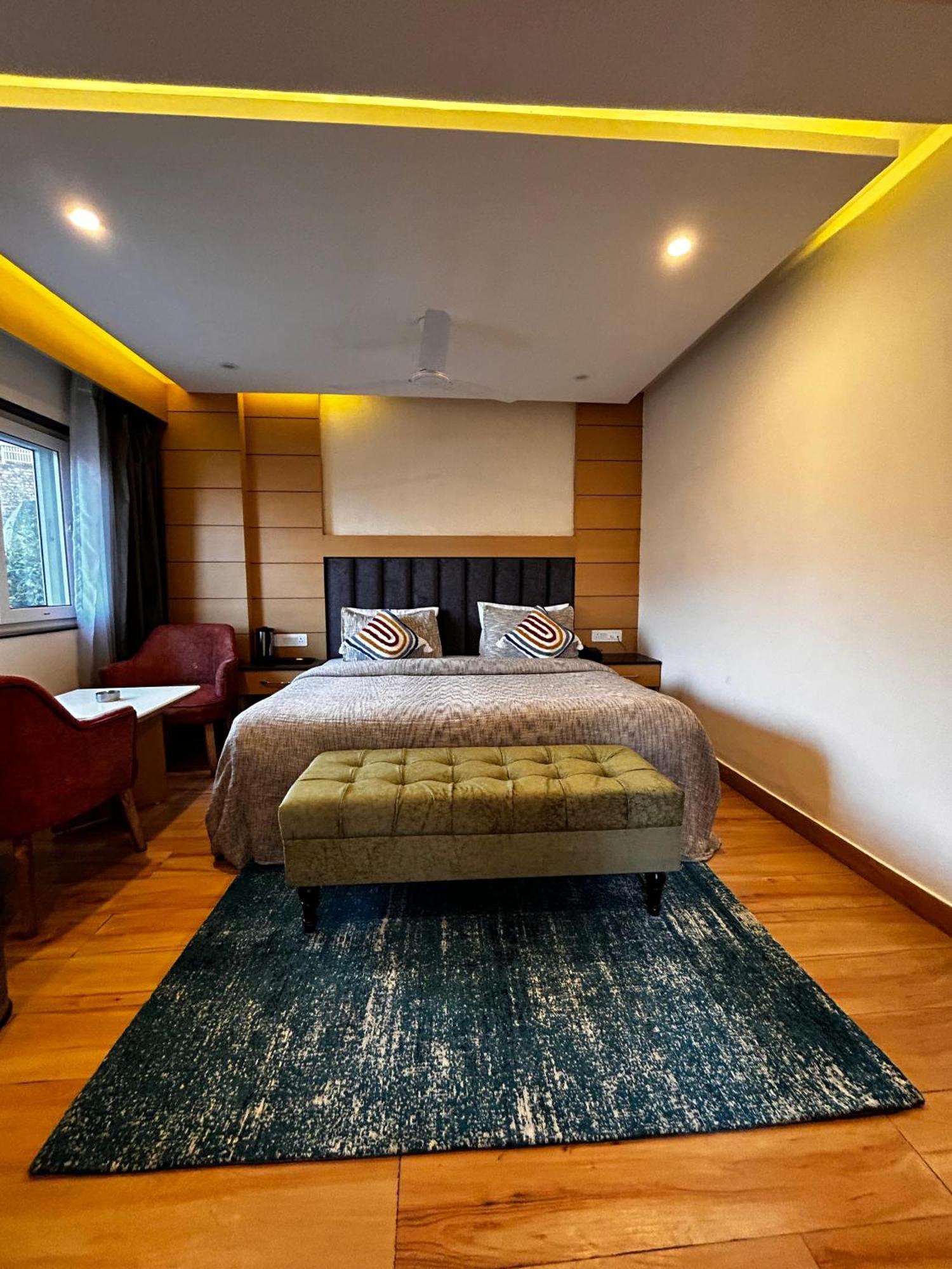 Perfectstayz Premium At Mall Road Mussoorie Buitenkant foto