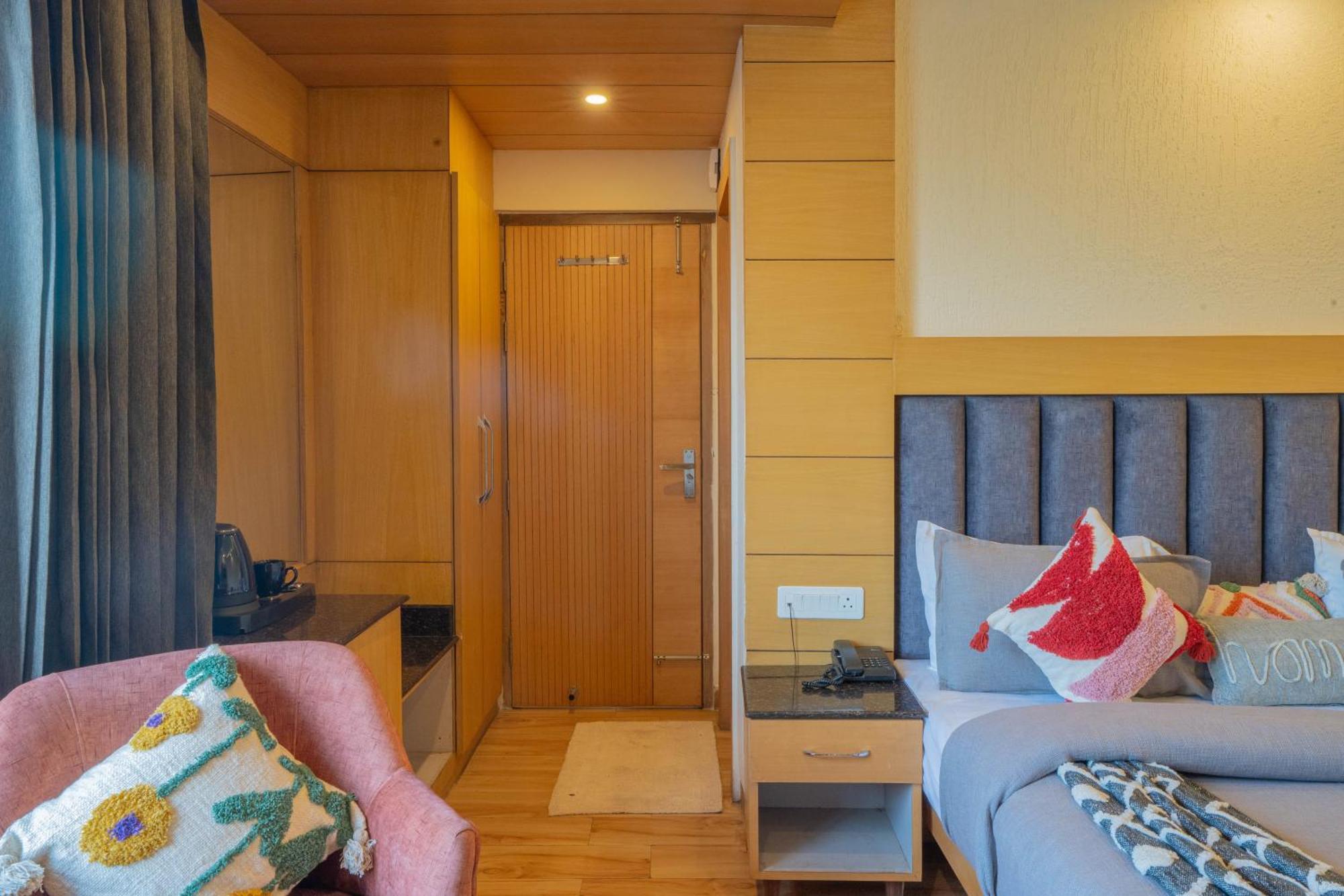 Perfectstayz Premium At Mall Road Mussoorie Buitenkant foto