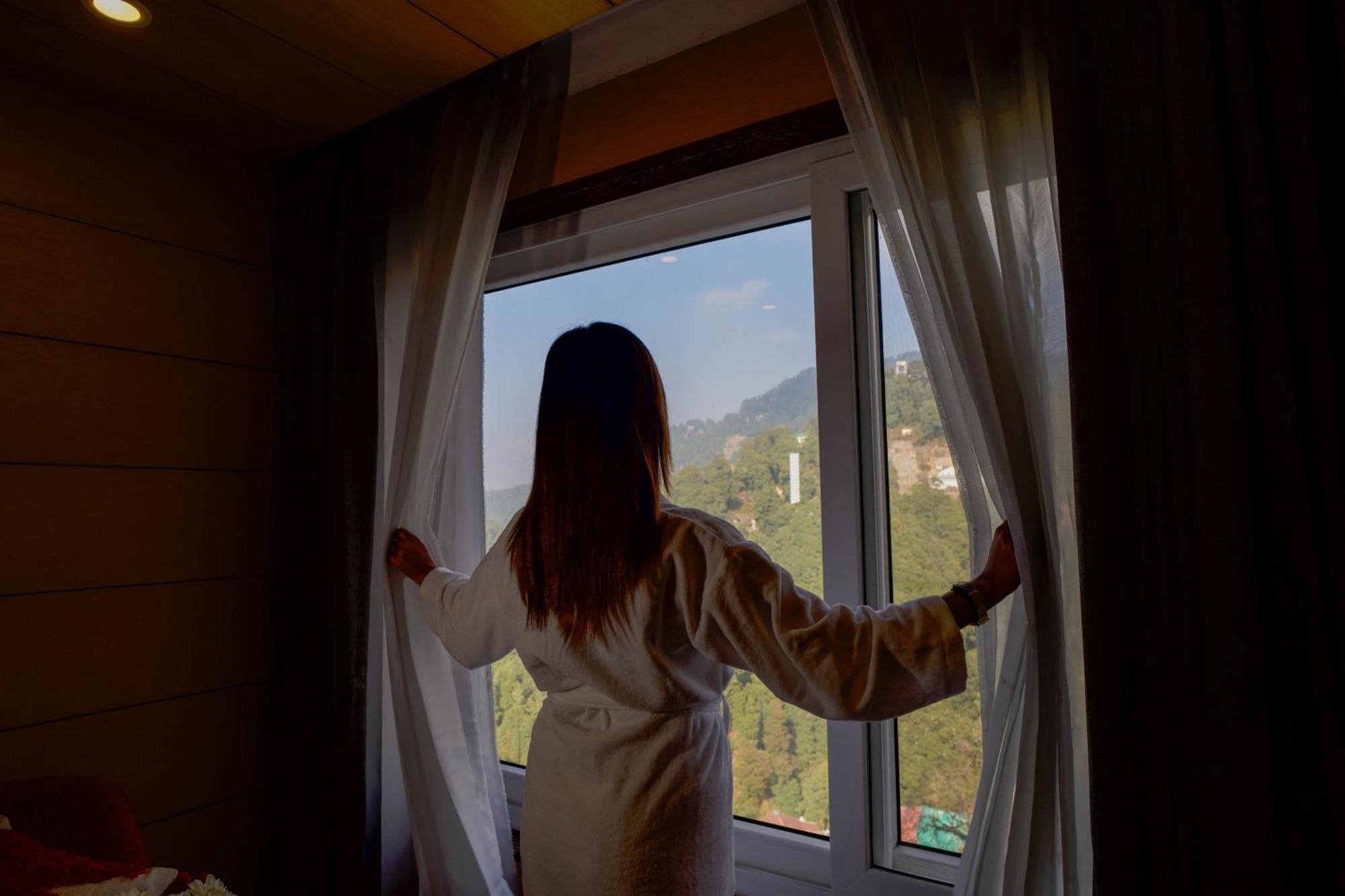 Perfectstayz Premium At Mall Road Mussoorie Buitenkant foto